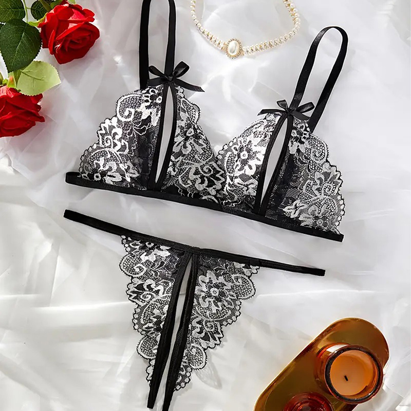 สีดําร้อน Crotchless ผู้หญิงเซ - Lace Bralette Set บทวิจารณ์และราคา