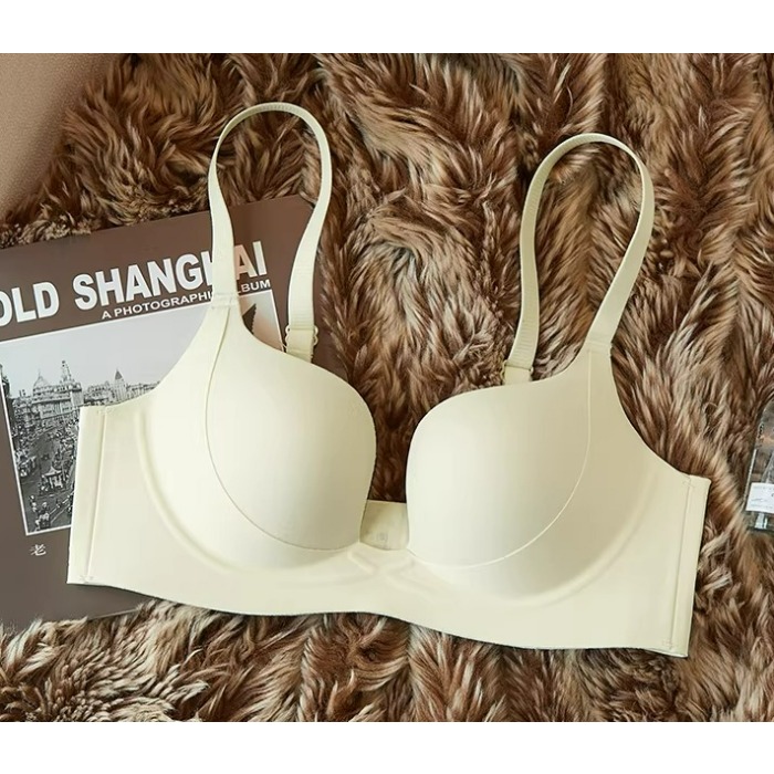 ชุดชั้นในดันทรงสำหรับหน้าอกเล็ - T Shirt Bra Seamless บทวิจารณ์และราคา